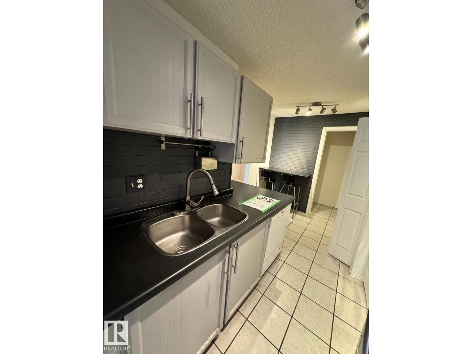 Photo 5 of 101 2303 119 St Nw, Edmonton AB