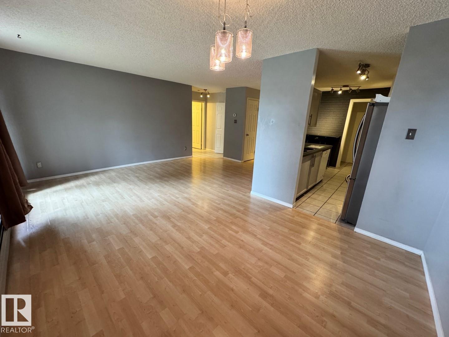 Photo 4 of 101 2303 119 St Nw, Edmonton AB
