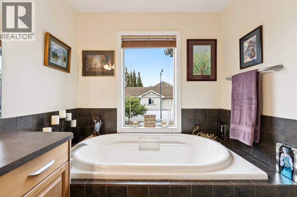 Single Family House 4 Level for Sale in  Prestwick Heath SE McKenzie Towne Calgary 