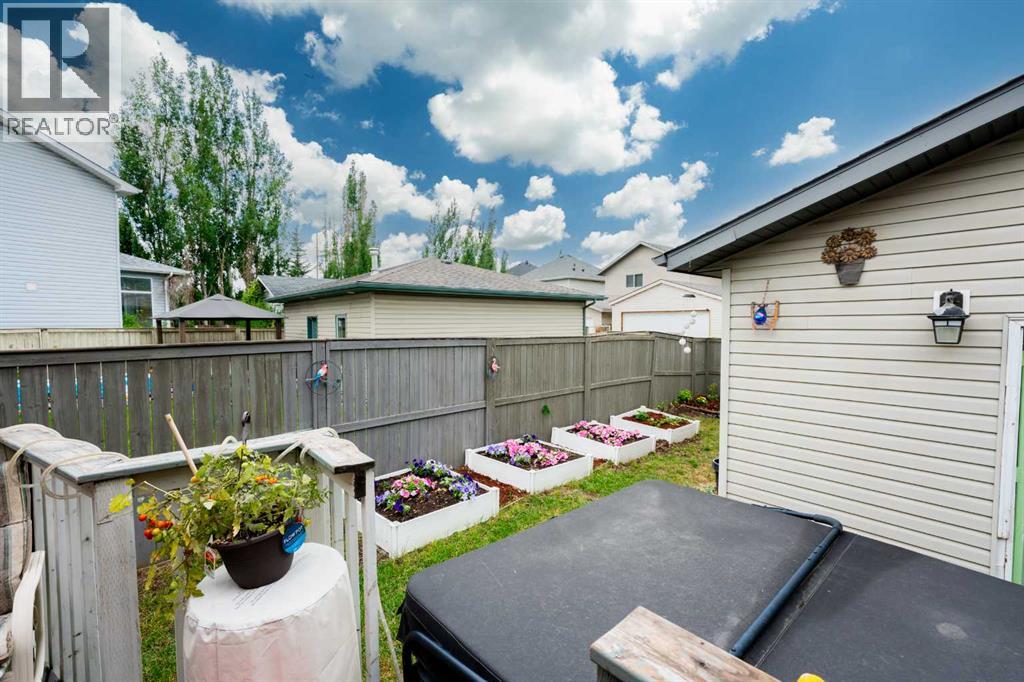 Single Family House 4 Level for Sale in  Prestwick Heath SE McKenzie Towne Calgary 