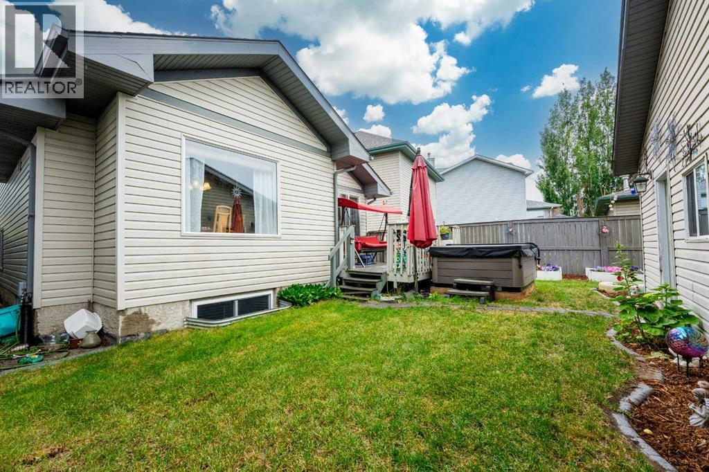 Single Family House 4 Level for Sale in  Prestwick Heath SE McKenzie Towne Calgary 