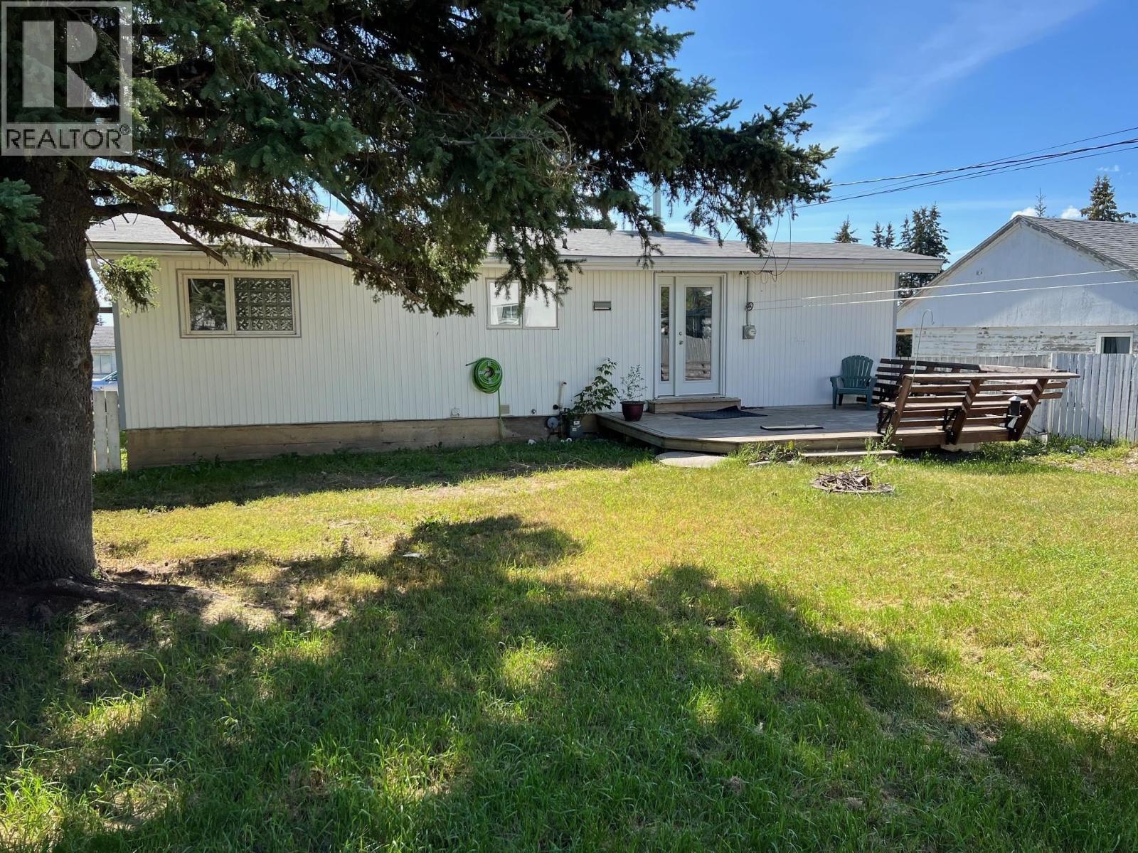 Photo 7 of 9312 97 Avenue, Fort St John BC