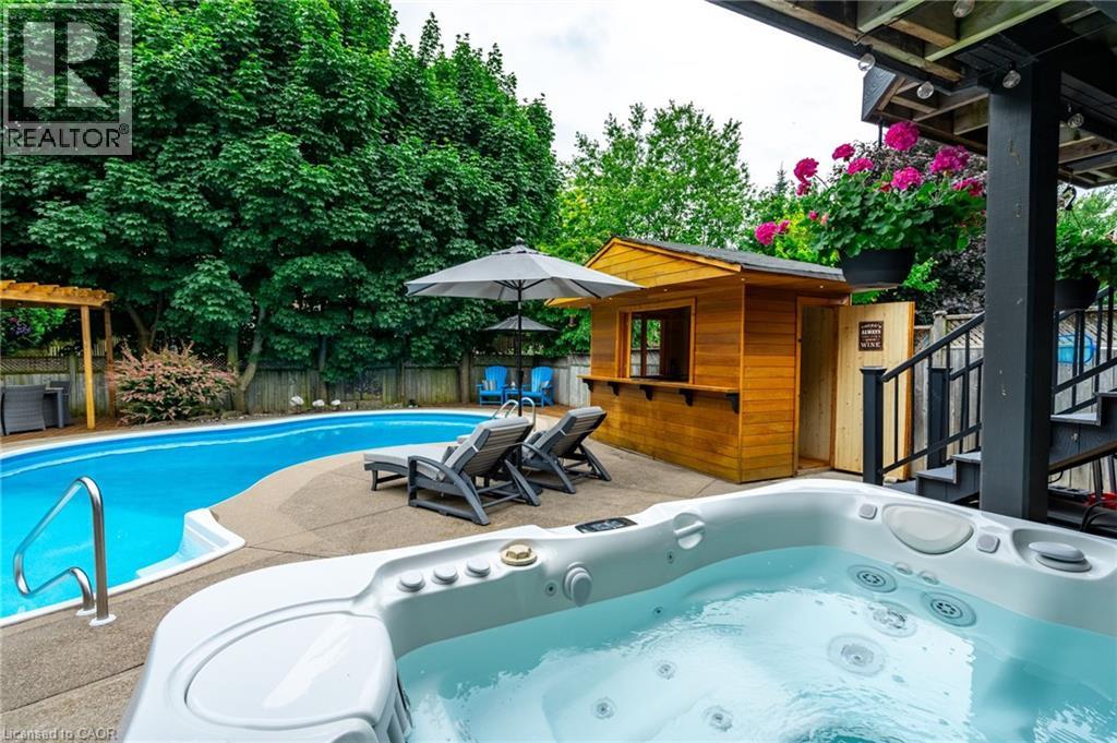 Photo 50 of 7 Volterra Court, Waterdown ON
