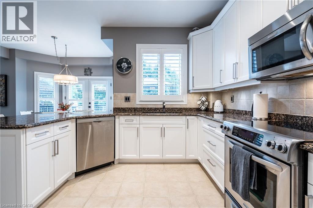 Photo 11 of 7 Volterra Court, Waterdown ON