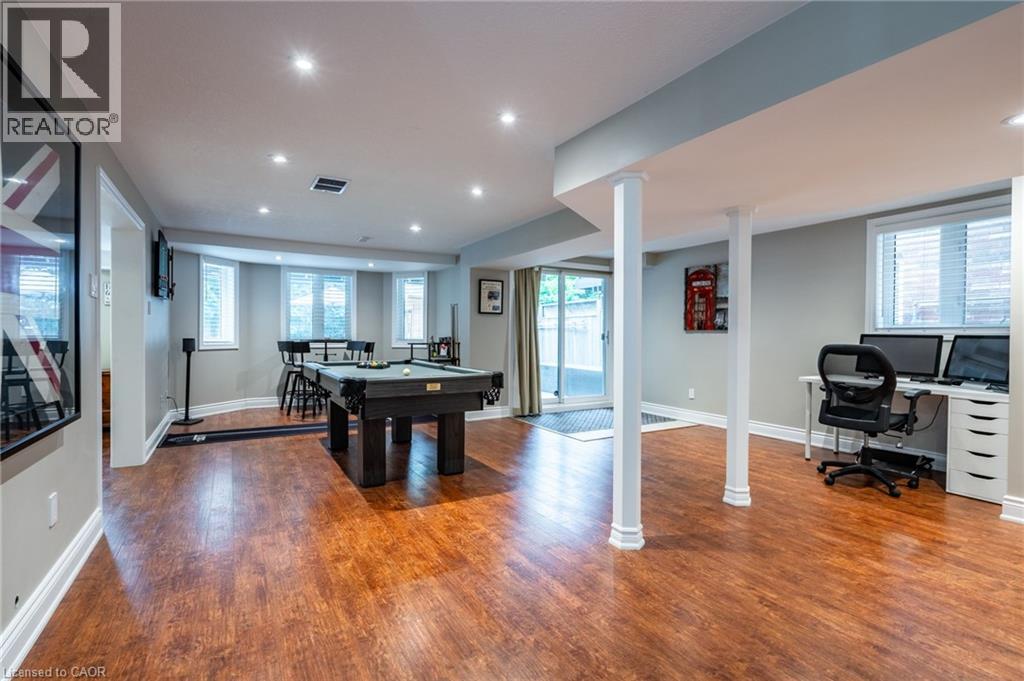 Photo 10 of 7 Volterra Court, Waterdown ON
