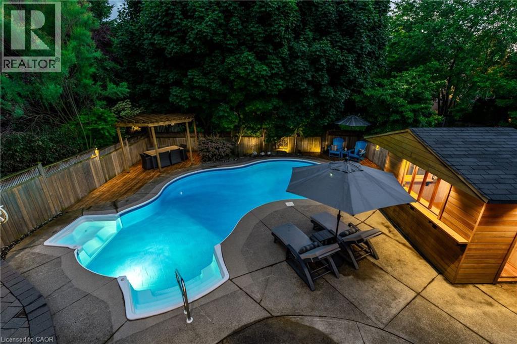 Photo 9 of 7 Volterra Court, Waterdown ON