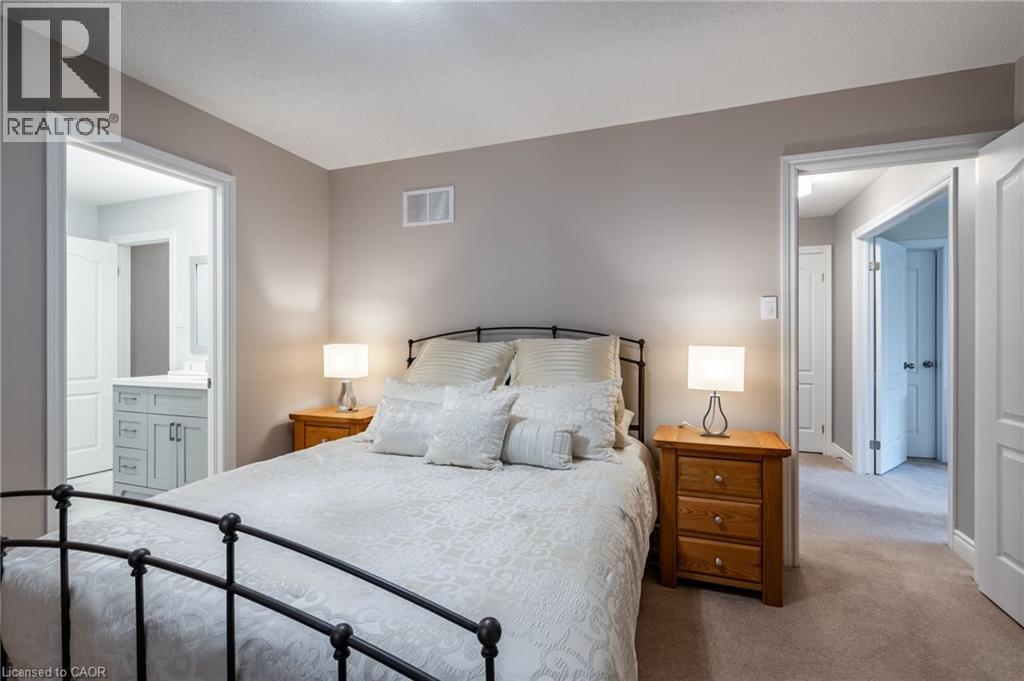 Photo 16 of 7 Volterra Court, Waterdown ON