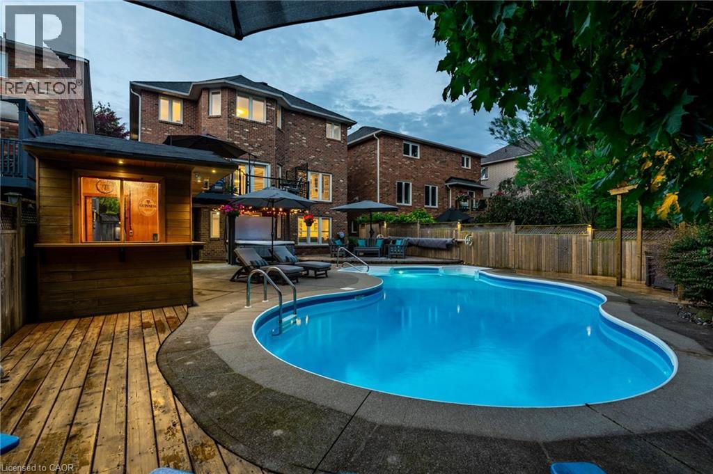 Photo 33 of 7 Volterra Court, Waterdown ON