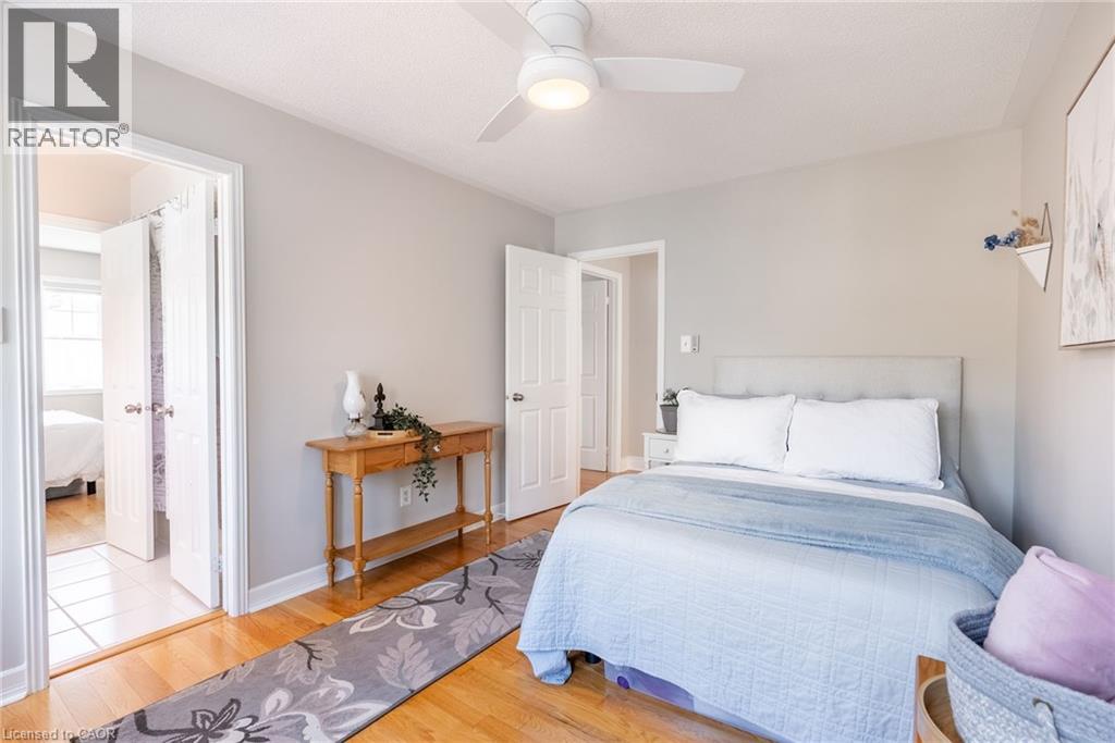 Photo 7 of 40 Premier Road, Waterdown ON