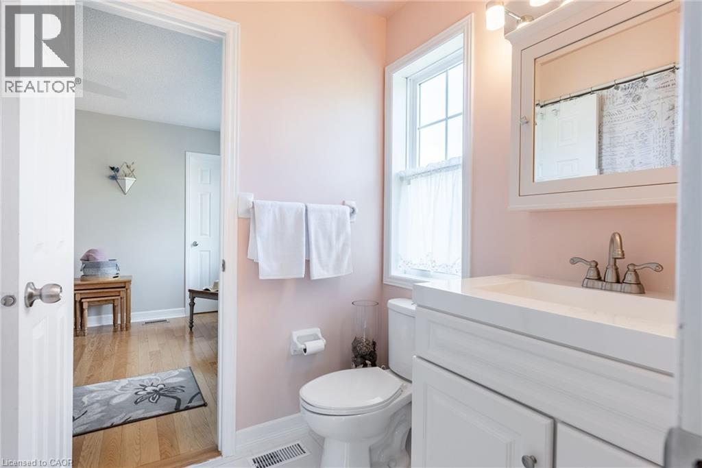 Photo 29 of 40 Premier Road, Waterdown ON