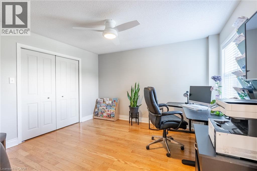 Photo 5 of 40 Premier Road, Waterdown ON