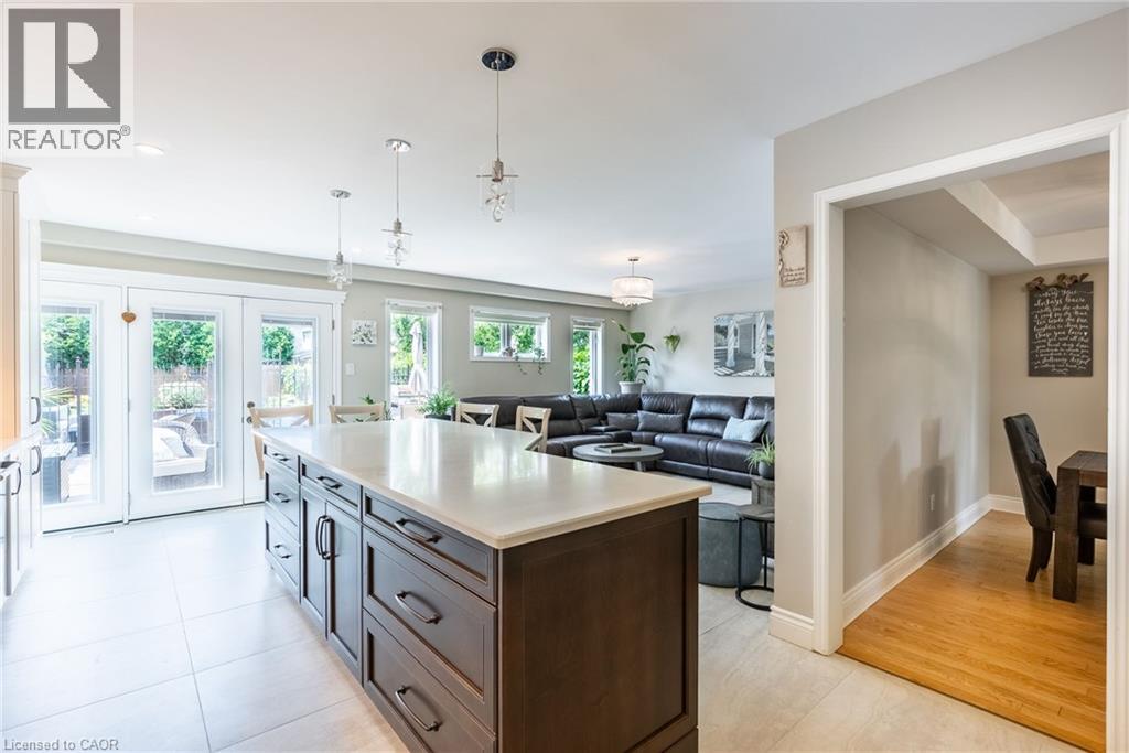 Photo 42 of 40 Premier Road, Waterdown ON