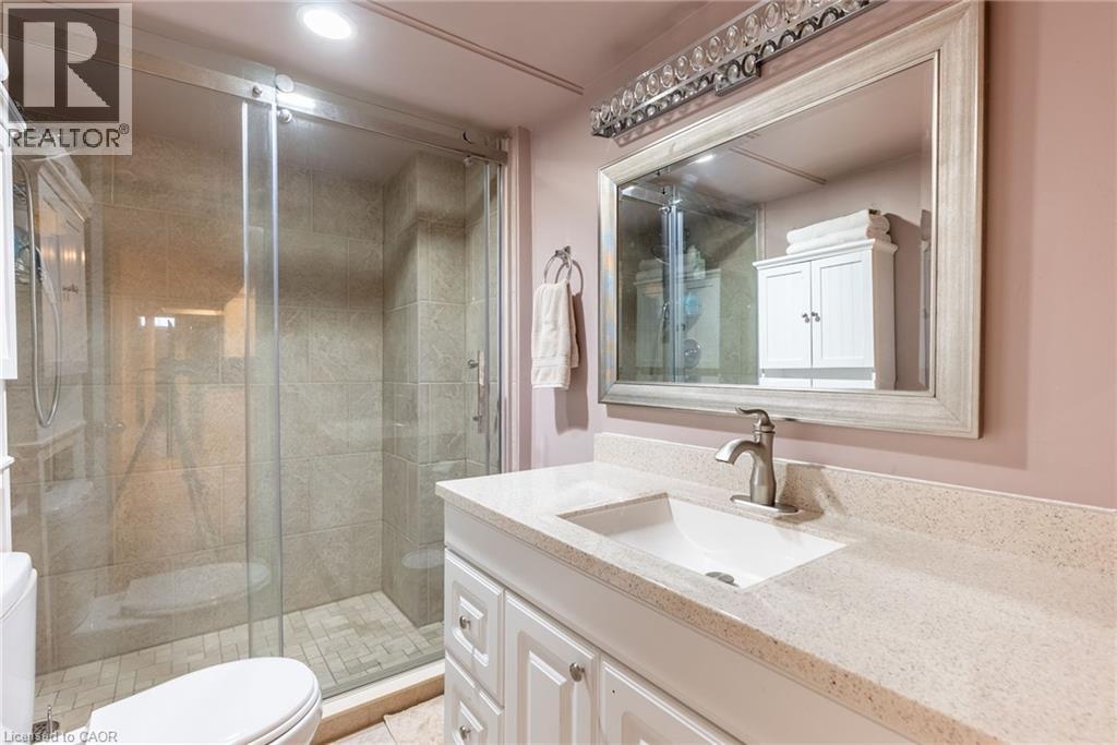 Photo 32 of 40 Premier Road, Waterdown ON