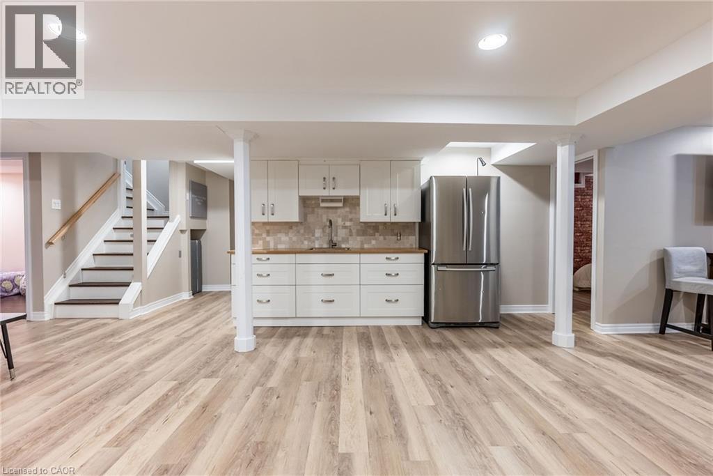 Photo 34 of 40 Premier Road, Waterdown ON