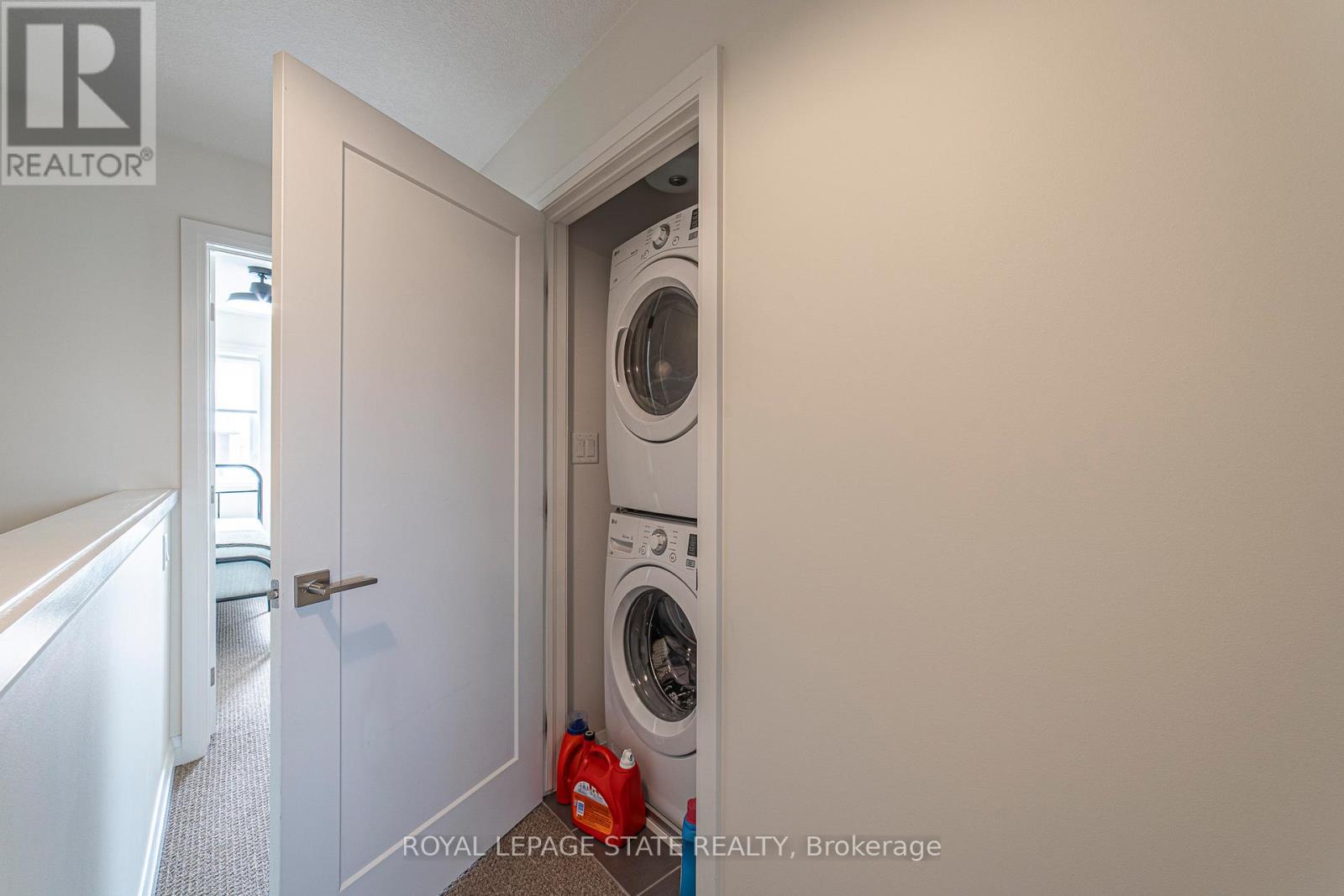 Photo 19 of 40 35 Midhurst Heights, Hamilton ON