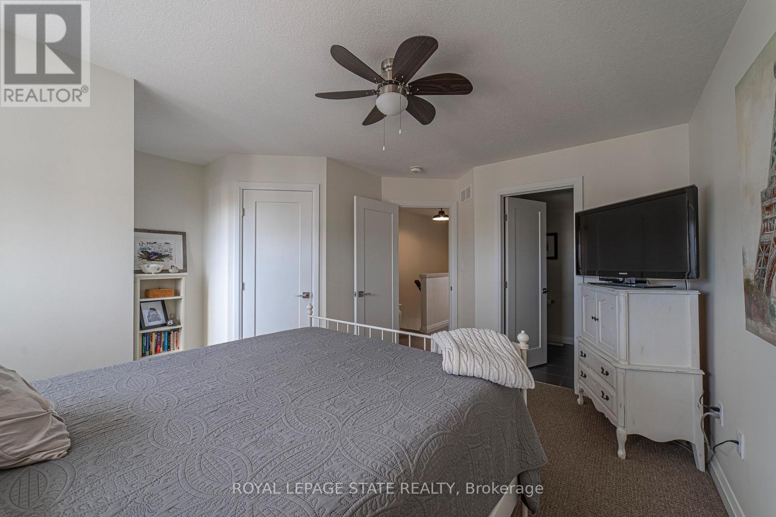Photo 23 of 40 35 Midhurst Heights, Hamilton ON