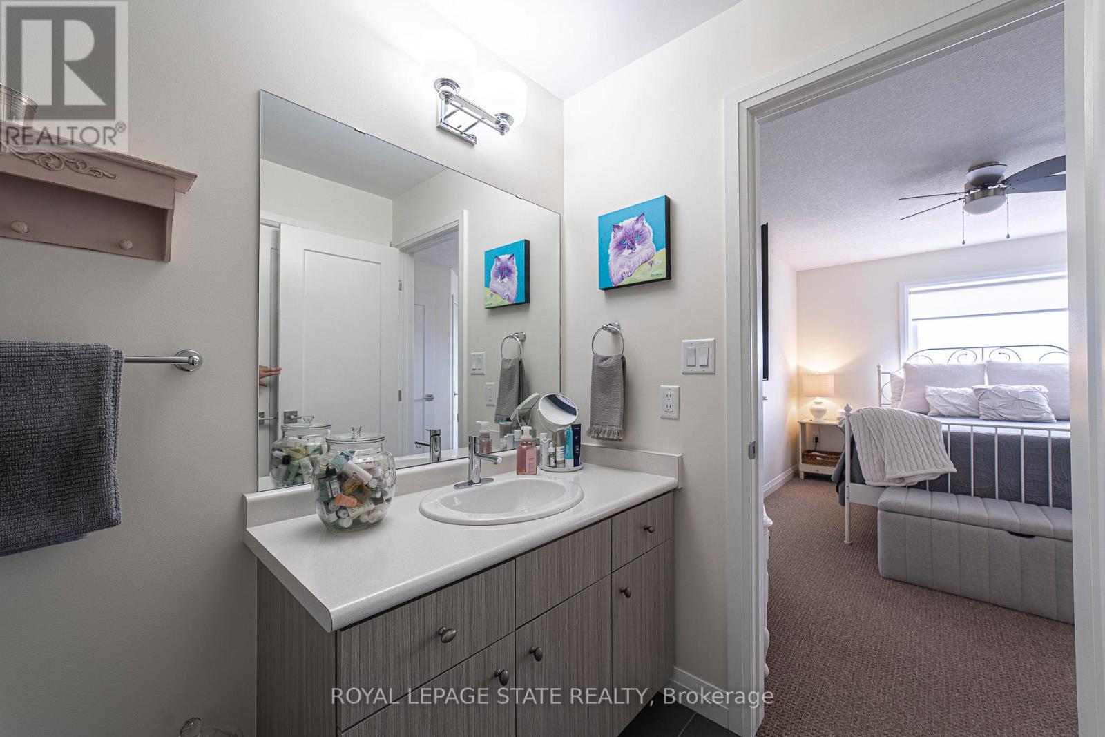 Photo 25 of 40 35 Midhurst Heights, Hamilton ON