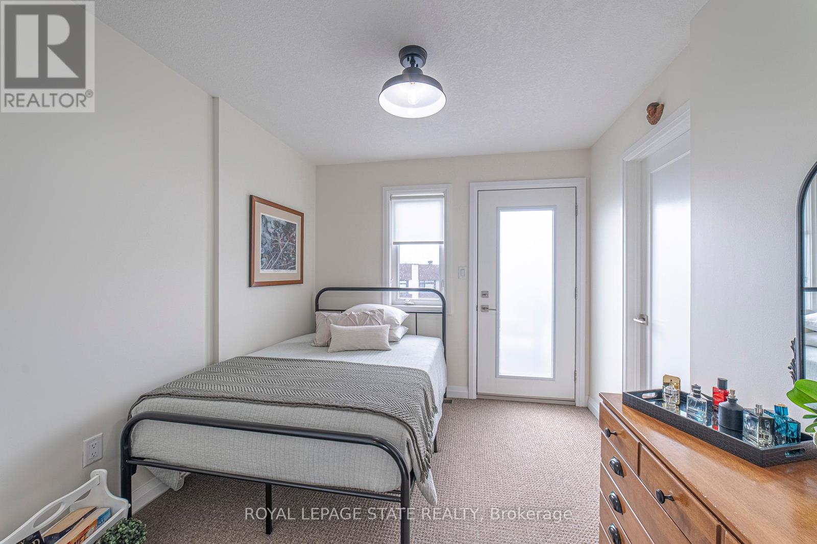 Photo 29 of 40 35 Midhurst Heights, Hamilton ON