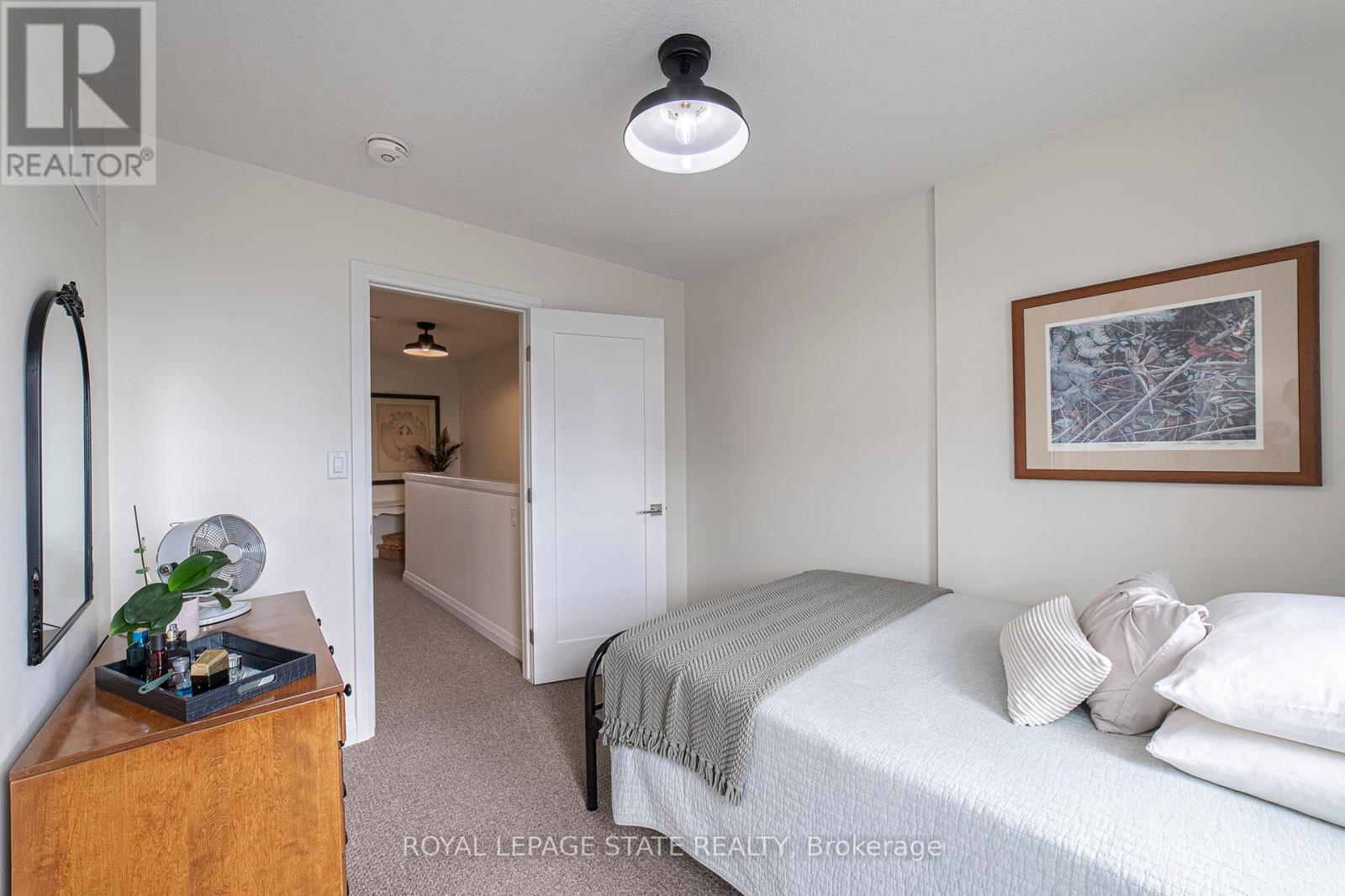 Photo 30 of 40 35 Midhurst Heights, Hamilton ON