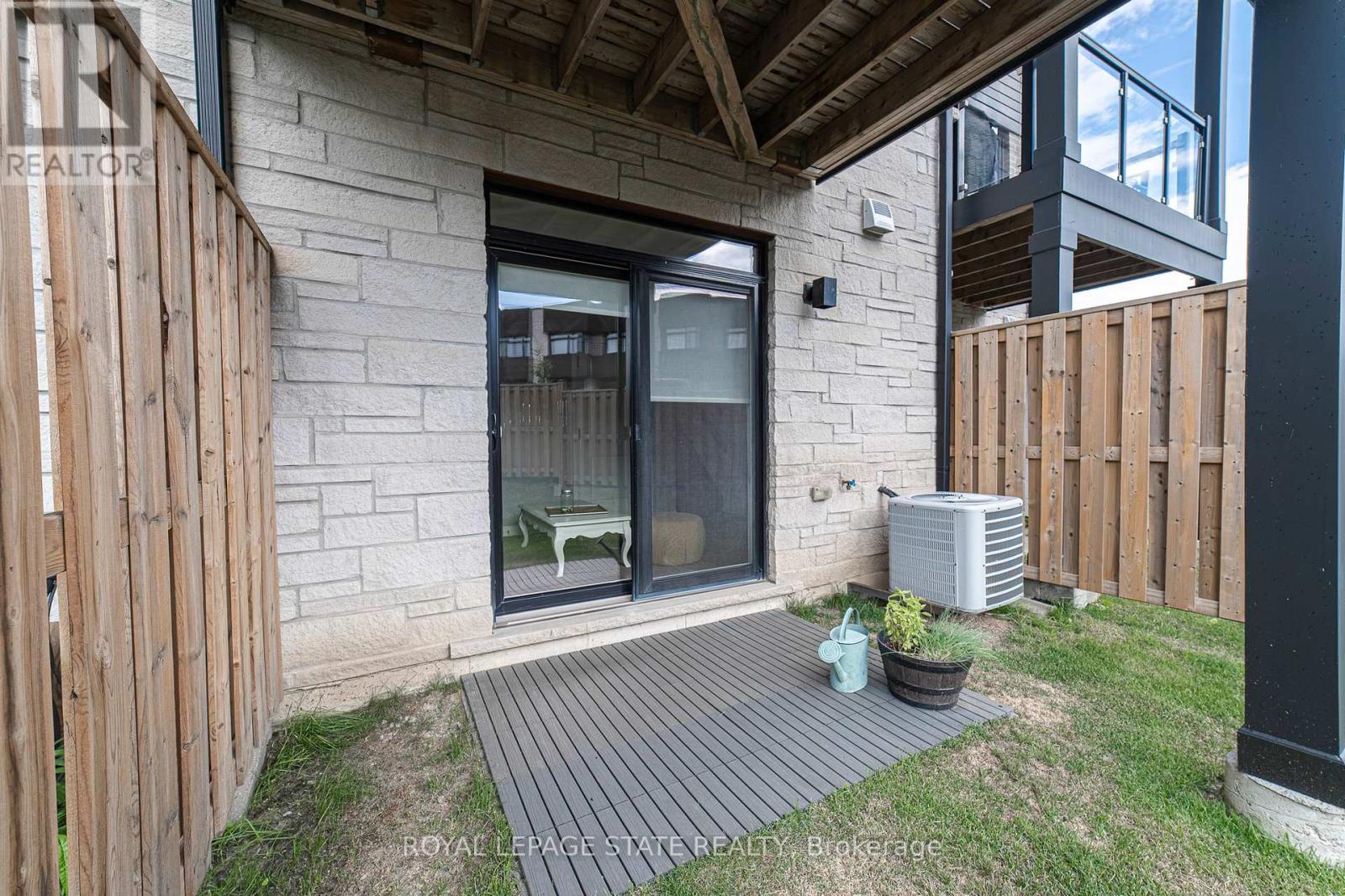 Photo 41 of 40 35 Midhurst Heights, Hamilton ON