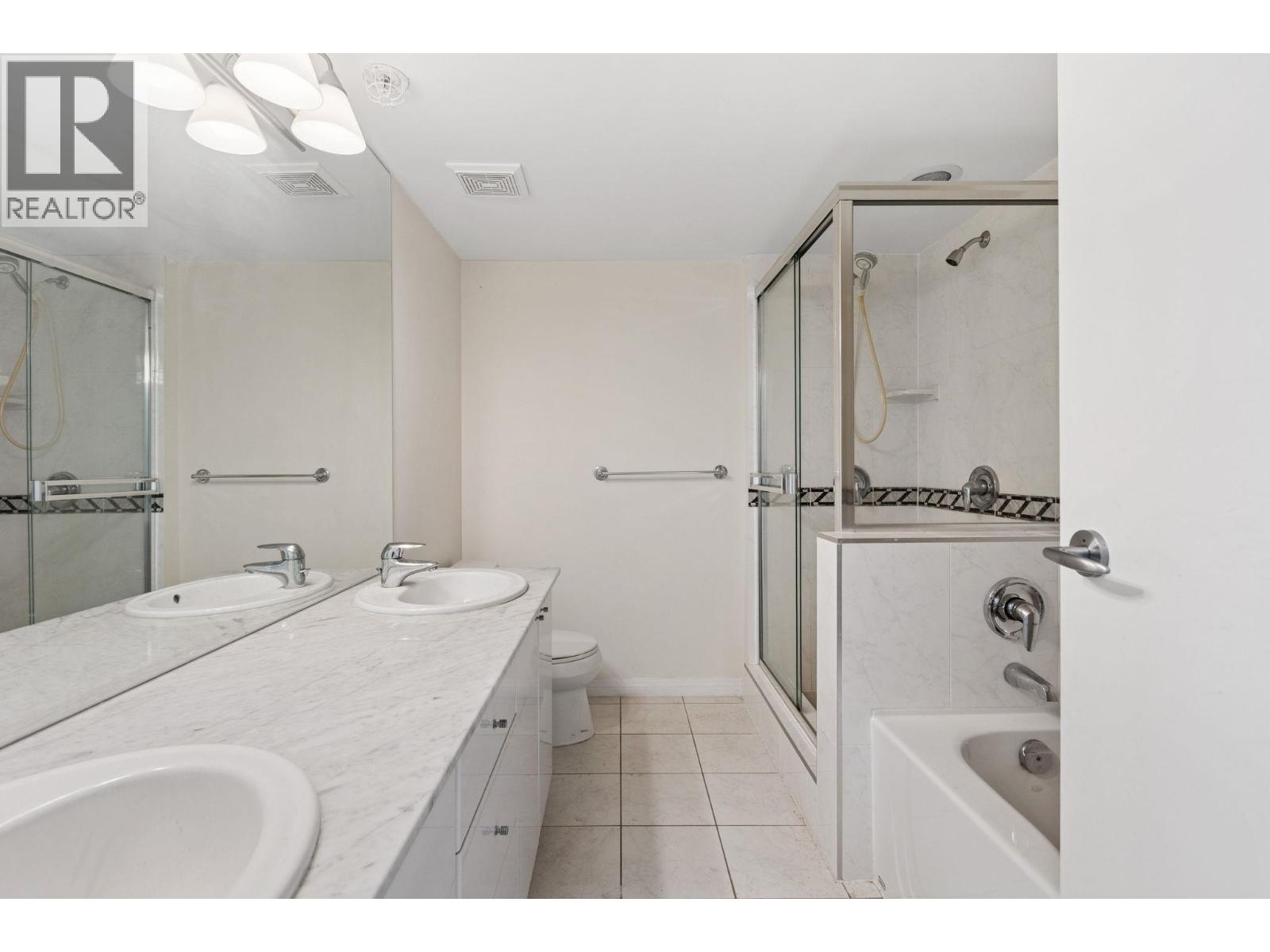 Photo 17 of 2507 1328 W Pender Street, Vancouver BC