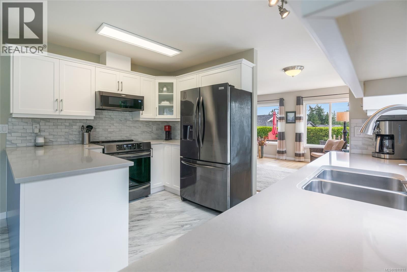 Photo 11 of 659 Windward Way, Qualicum Beach BC