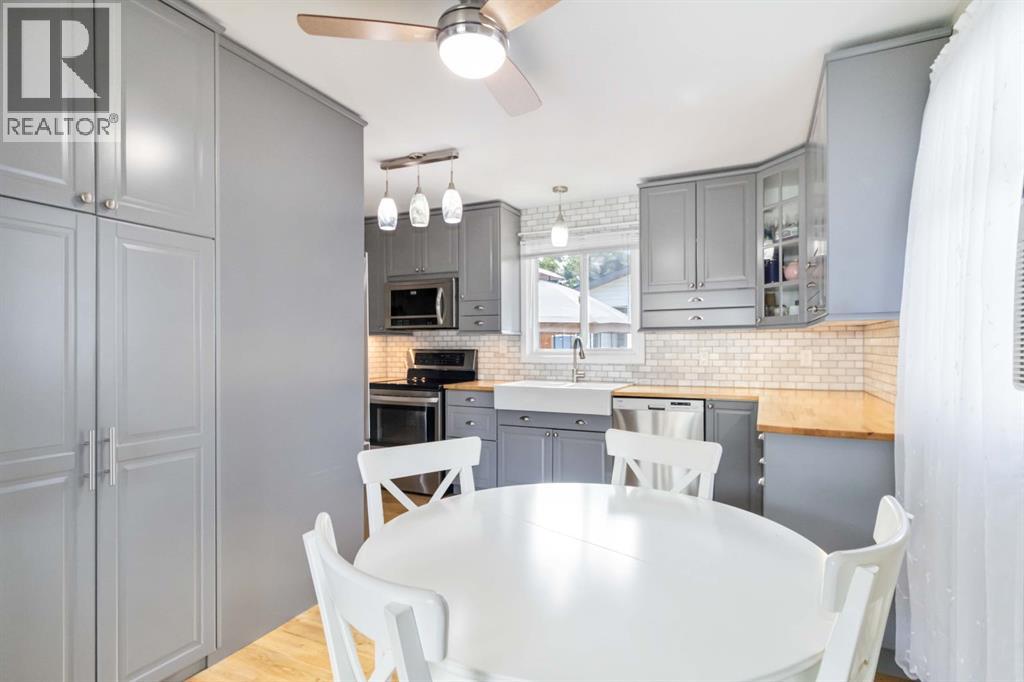 Photo 15 of 129 Ermine Crescent, Fort Mcmurray AB