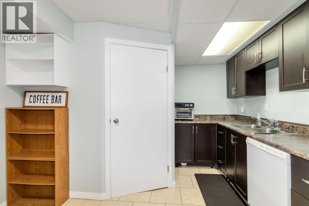 Photo 37 of 129 Ermine Crescent, Fort Mcmurray AB