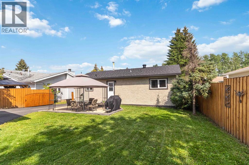Photo 22 of 129 Ermine Crescent, Fort Mcmurray AB