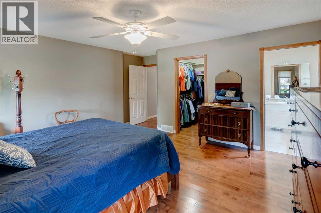 Photo 35 of 12 Bow Way, Cochrane AB