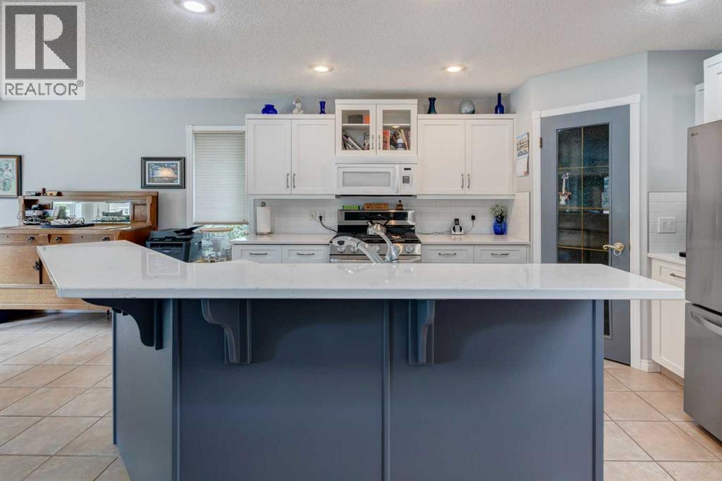 Photo 32 of 12 Bow Way, Cochrane AB