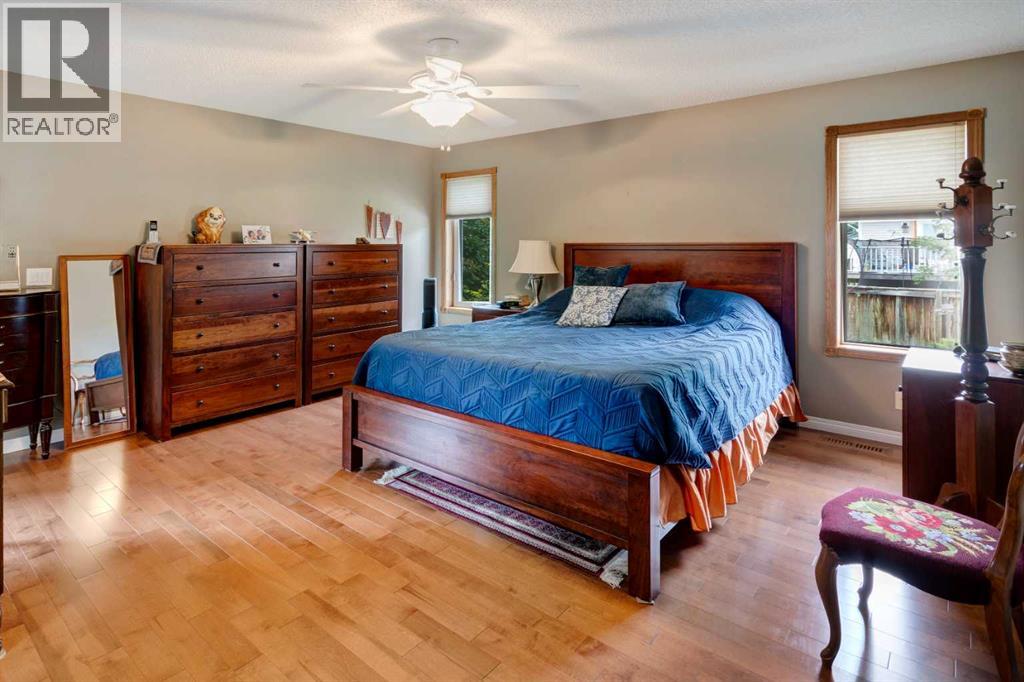 Photo 8 of 12 Bow Way, Cochrane AB