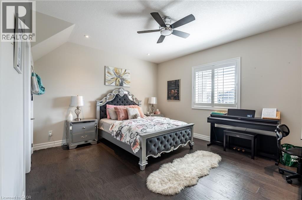 Photo 8 of 10 Harper Boulevard, Brantford ON
