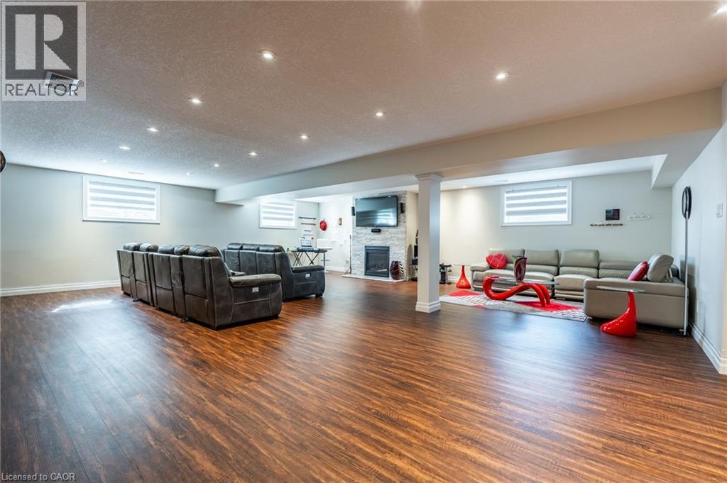 Photo 9 of 10 Harper Boulevard, Brantford ON