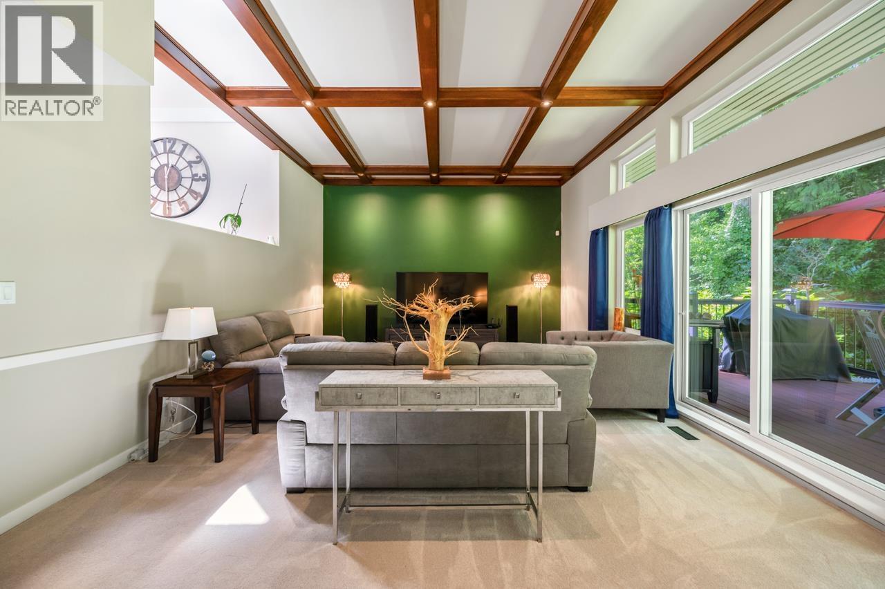 5655 WHITE PINE LANE, North Vancouver