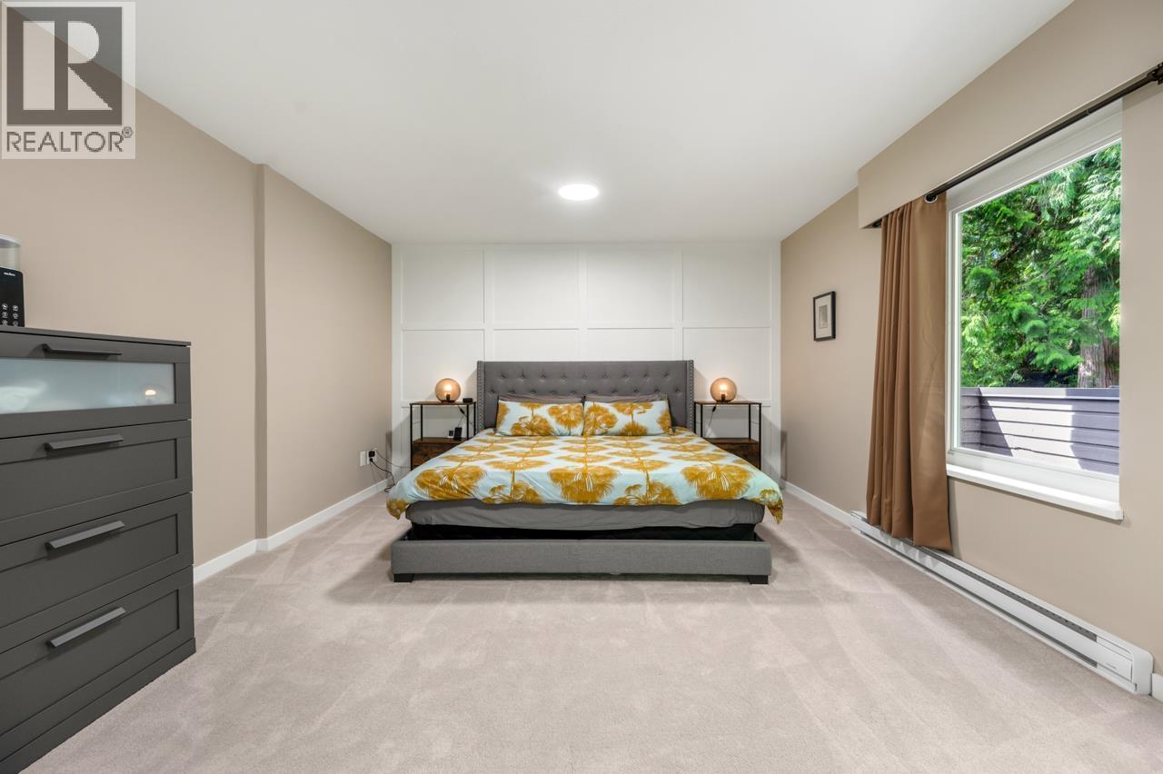 5655 WHITE PINE LANE, North Vancouver