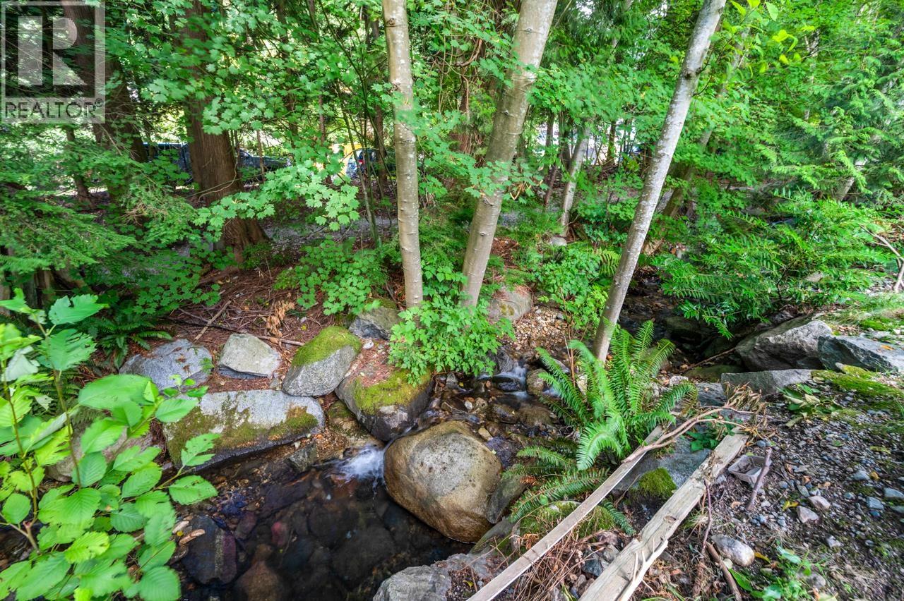 5655 WHITE PINE LANE, North Vancouver