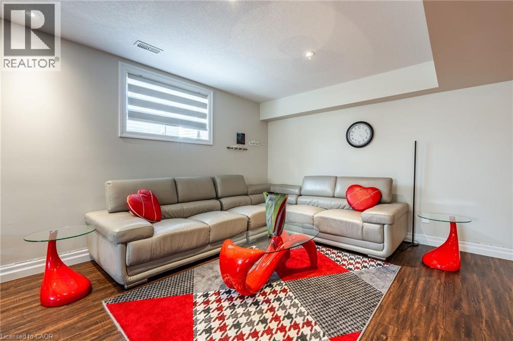 Photo 43 of 10 Harper Boulevard, Brantford ON