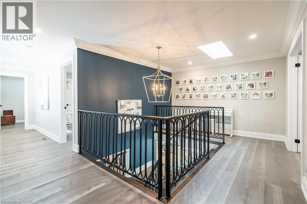 Photo 34 of 81 Flanders Drive, Waterdown ON