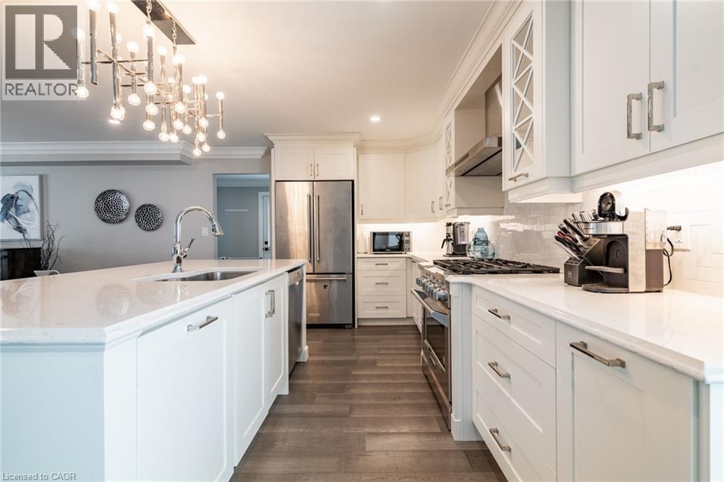 Photo 15 of 81 Flanders Drive, Waterdown ON