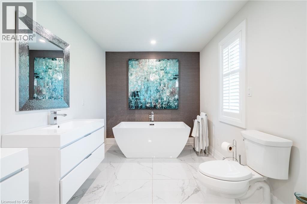 Photo 31 of 81 Flanders Drive, Waterdown ON