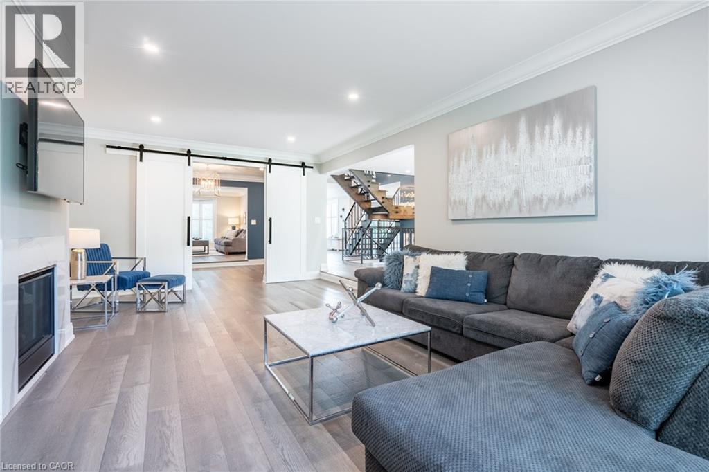 Photo 17 of 81 Flanders Drive, Waterdown ON
