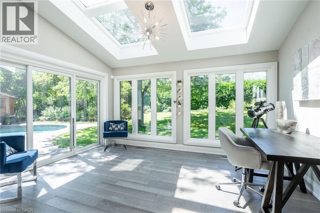 Photo 4 of 81 Flanders Drive, Waterdown ON