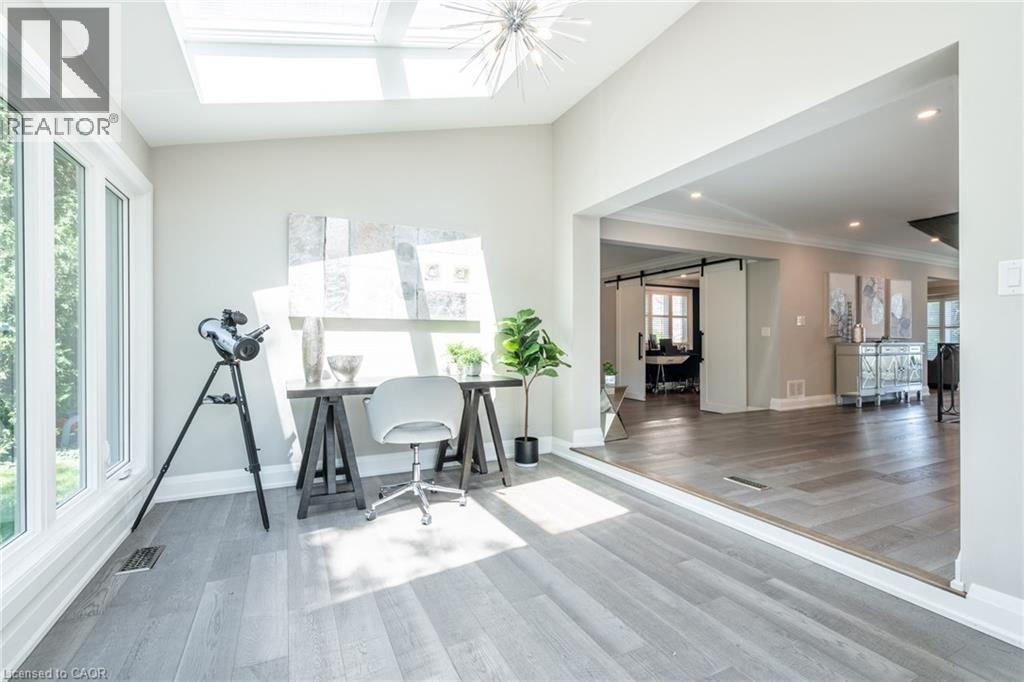 Photo 11 of 81 Flanders Drive, Waterdown ON