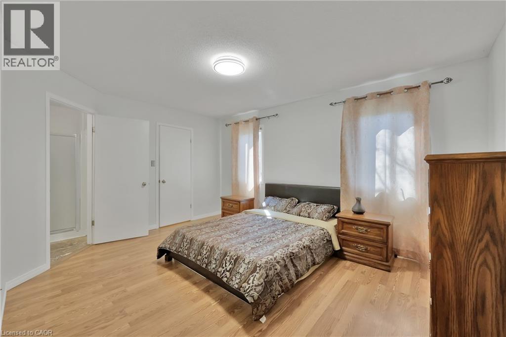 Photo 14 of 34 Phair Crescent, London ON