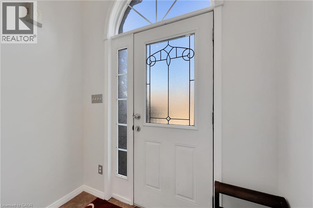 Photo 3 of 34 Phair Crescent, London ON
