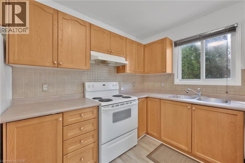Photo 18 of 34 Phair Crescent, London ON