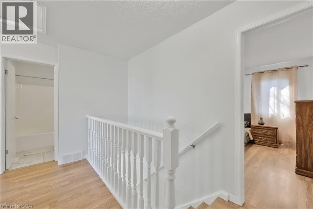 Photo 38 of 34 Phair Crescent, London ON