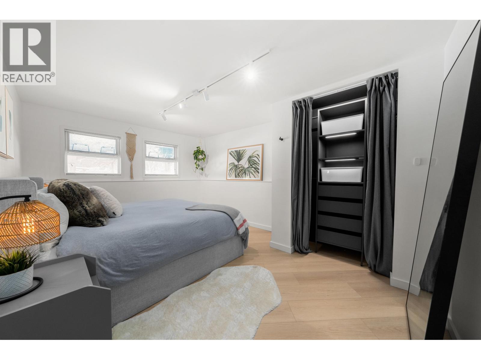 Photo 1 of 3260 Robinson Road, North Vancouver BC