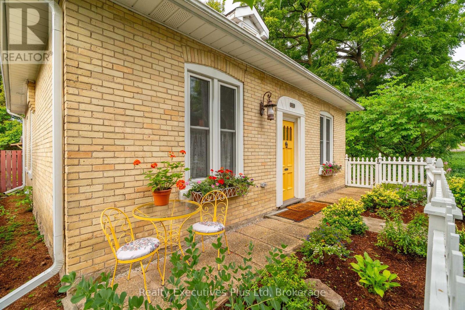 Photo 33 of 61 Hearn Avenue, Guelph ON